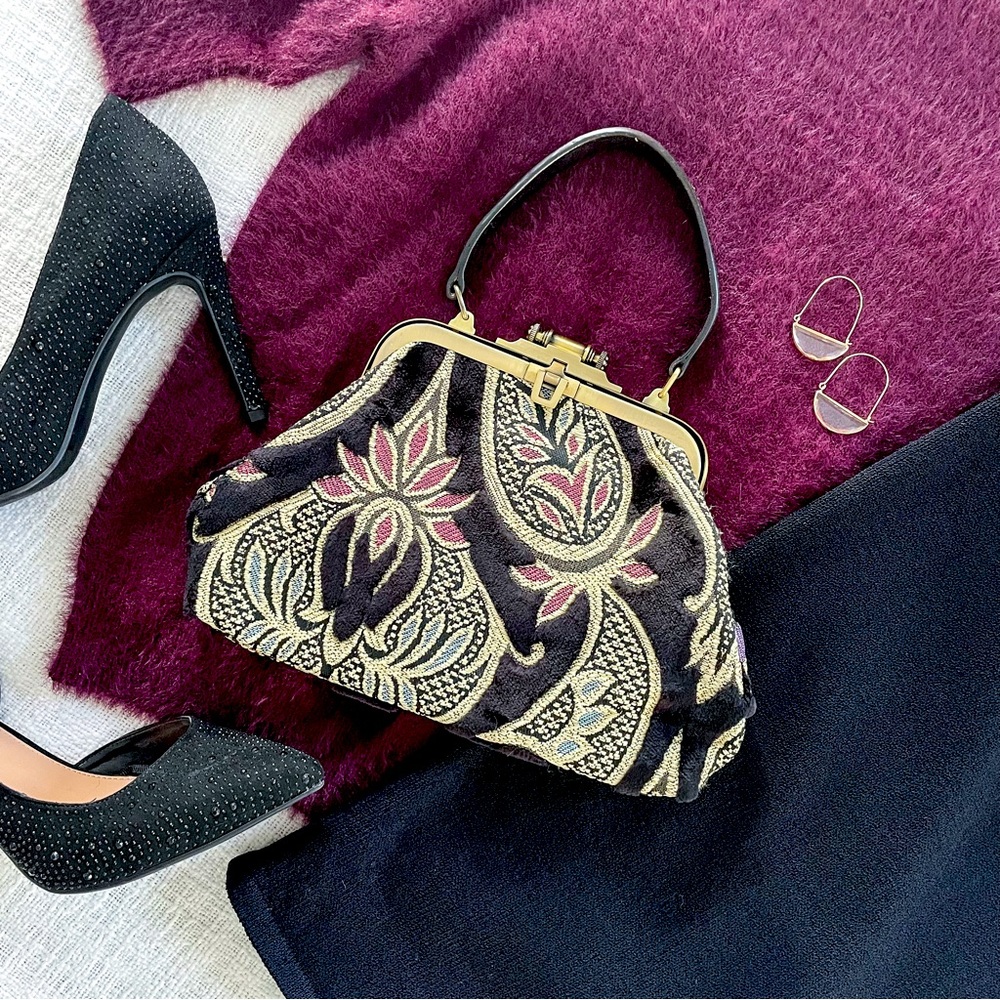Vintage Maxximum handbag.